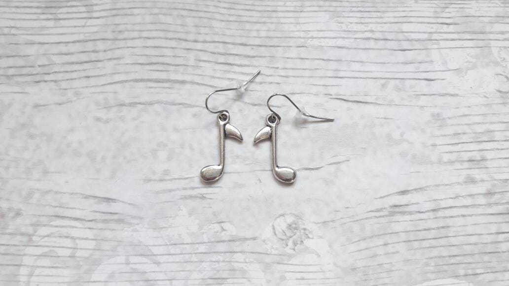 Eighth musical note earrings, quaver jewellery, singer jewelry, gifts for music teachers, music present, vintage earrings, musician gift