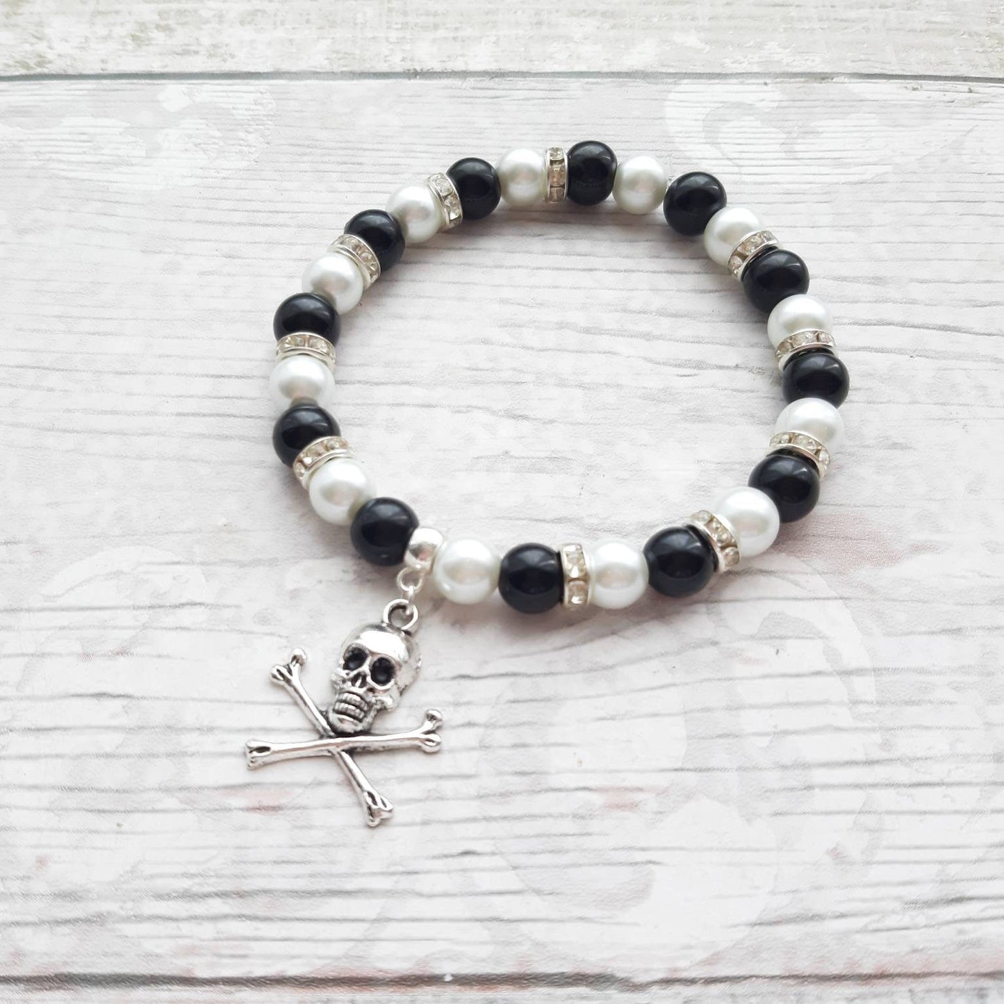 skull and cross bones earrings, skeleton earrings, halloween earrings, gothic earrings, halloween jewellery, halloween jewelry