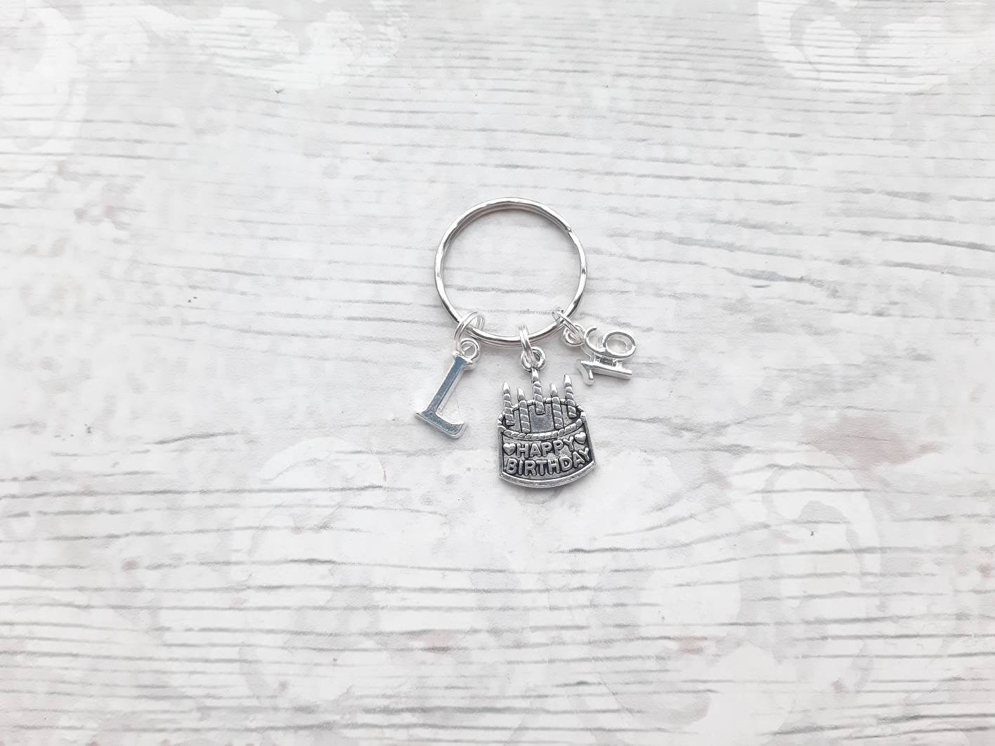 Happy birthday keyring, initial keychain, birthday keepsake, 18th 21st 30th 40th 50th 60th 70th birthday present, sweet sixteen gift