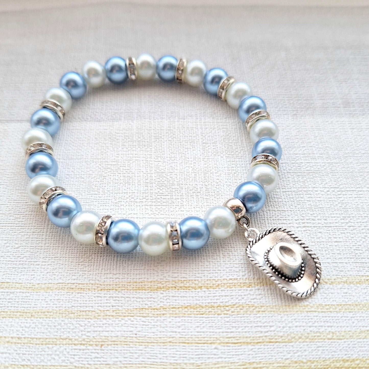 Cowboy hat bracelet, cowgirl jewellery, rodeo gift, wild west texas present, country music lover, line dancing