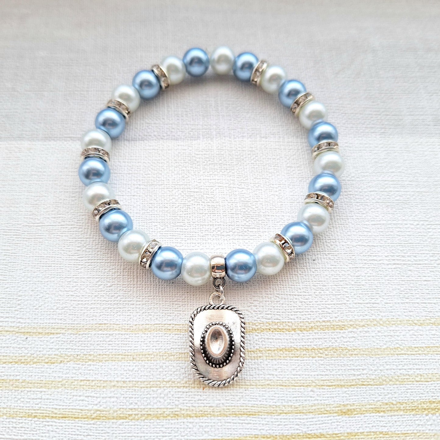 Cowboy hat bracelet, cowgirl jewellery, rodeo gift, wild west texas present, country music lover, line dancing