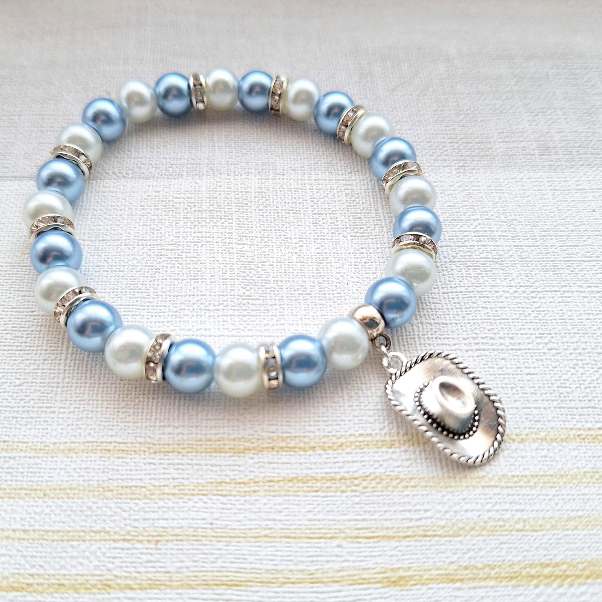 Cowboy hat bracelet, cowgirl jewellery, rodeo gift, wild west texas present, country music lover, line dancing