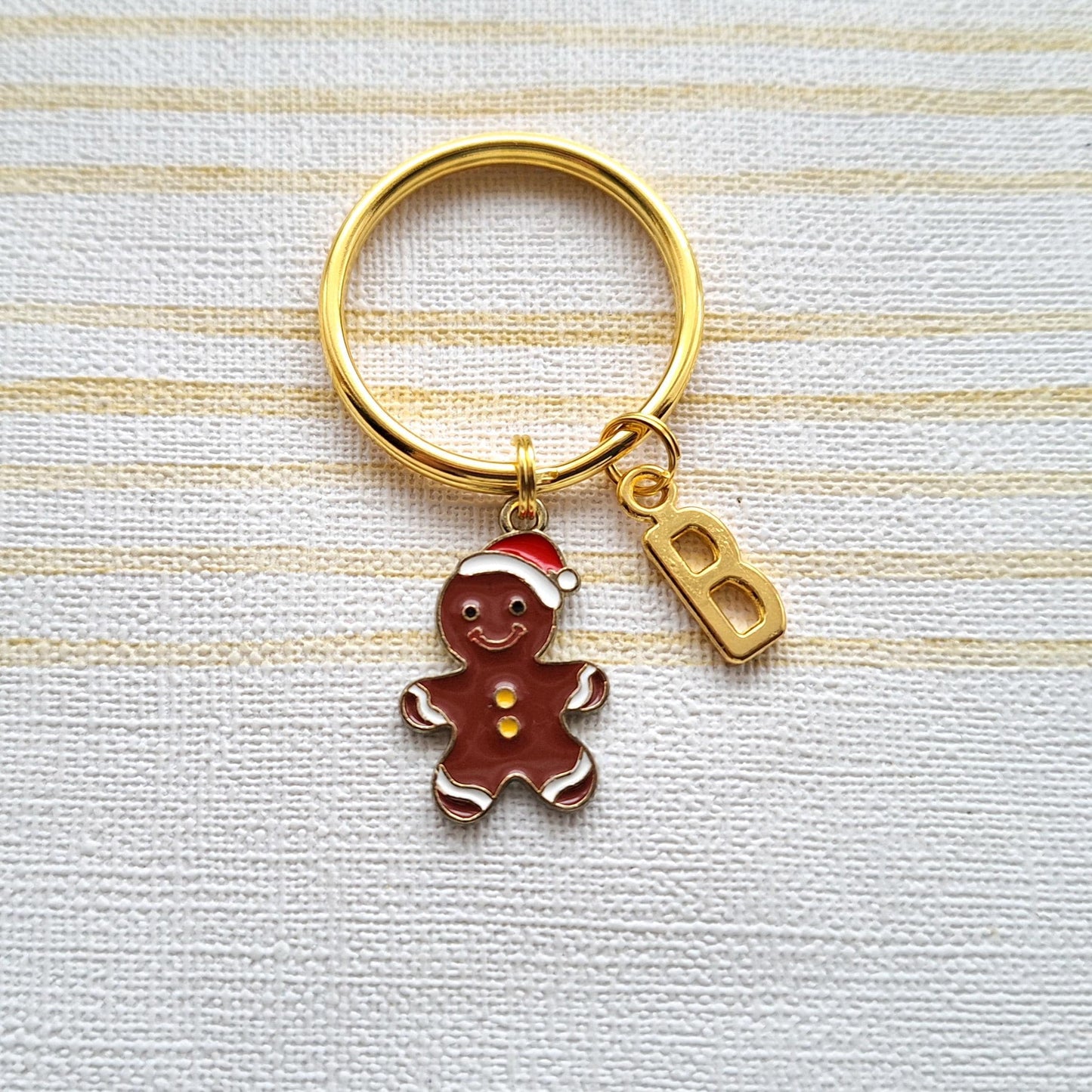 Gingerbread man keyring, biscuit lover gift, personalised initial keychain, winter bagcharm, Christmas gift ideas, stocking fillers