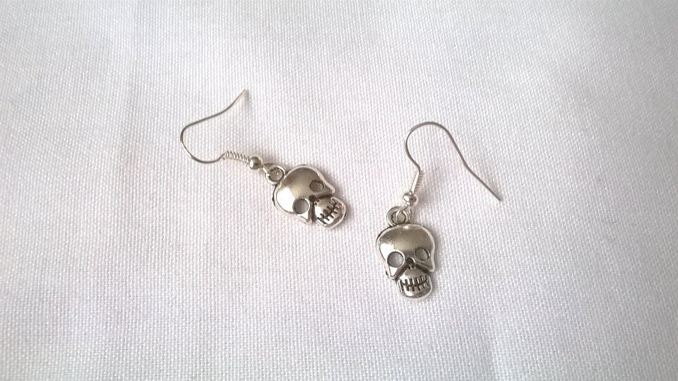 skull earrings, skeleton earrings, halloween earrings, gothic earrings, day of the dead jewellery, Mexican gift, spooky jewelry