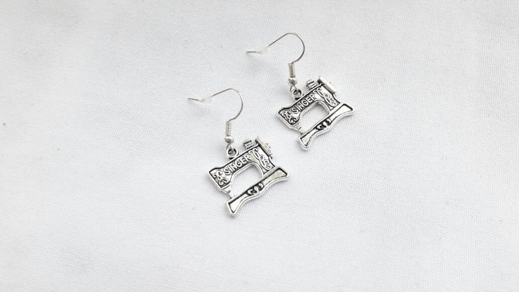 Sewing machine earrings, seamstress jewellery, sewing jewelry, sewing gift for mothers day, vintage singer sewing machine charms