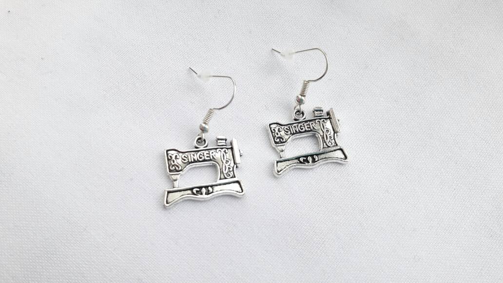 Sewing machine earrings, seamstress jewellery, sewing jewelry, sewing gift for mothers day, vintage singer sewing machine charms