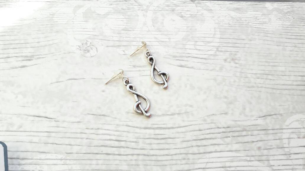 Music note earrings, treble clef jewellery, singer jewelry, gifts for music teachers, musical jewellery, vintage earrings, musician gifts