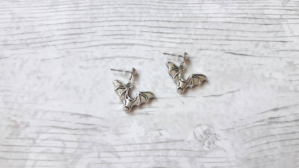 Bat earrings, vampire earrings, halloween earrings, gothic earrings, halloween jewellery, goth jewelry, costume earrings, spooky gift