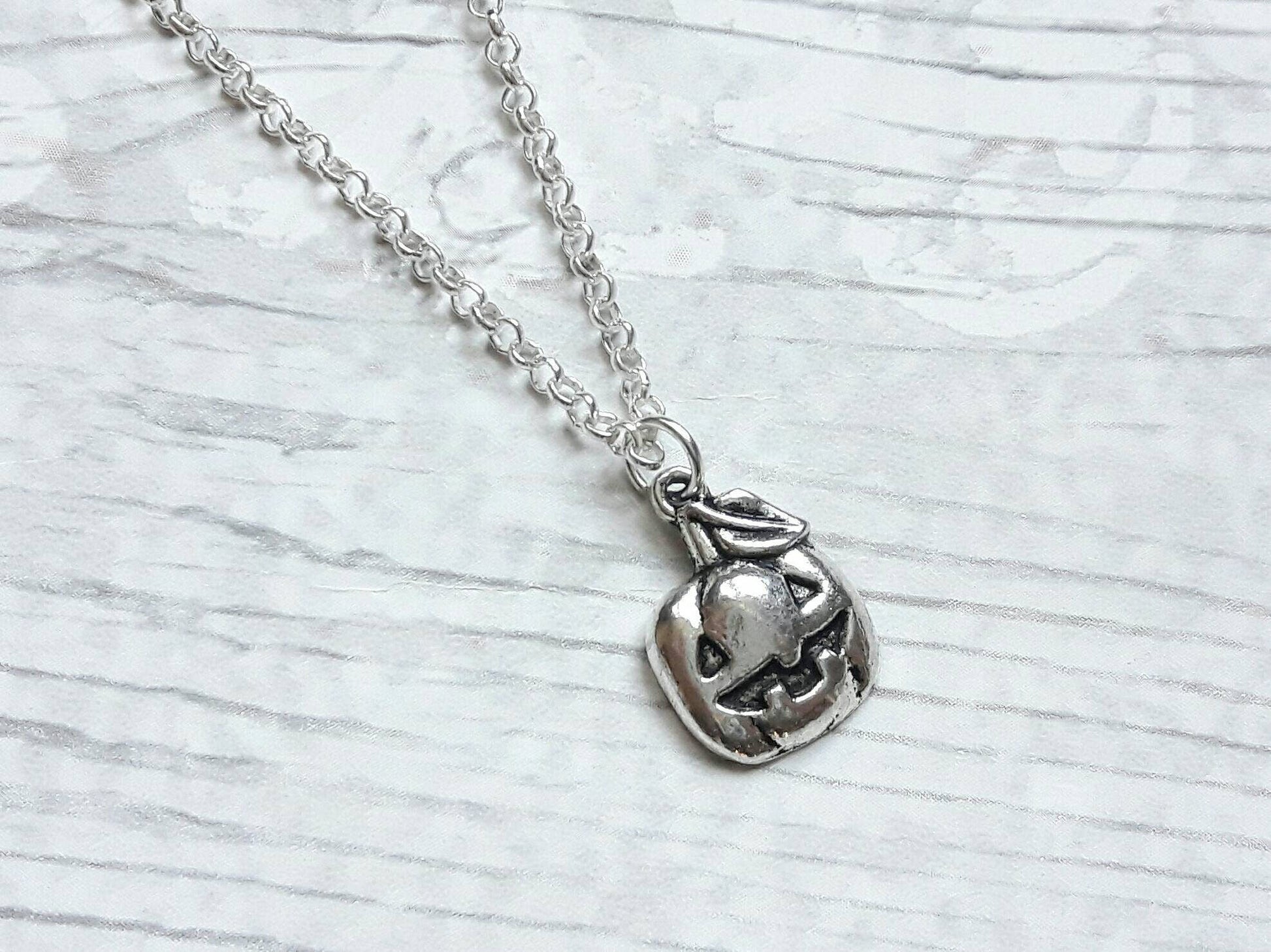 Pumpkin necklace, halloween jewellery, fall jewelry, autumn accessory, gothic jewellery, kids jewelry, harvest necklace, goth present