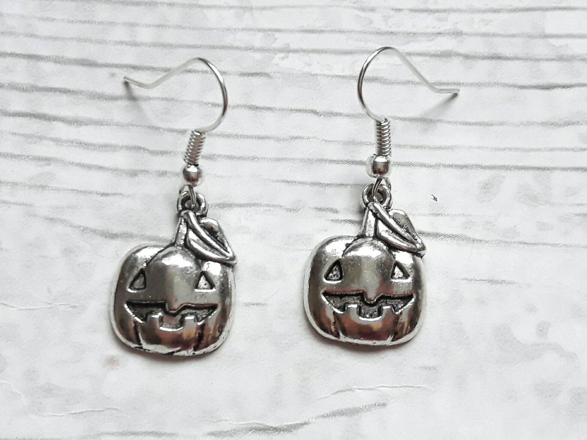 Pumpkin earrings, gothic earrings, halloween jewellery, goth jewelry, autumn accessory, fall earrings, costume jewelry, spooky gift for kids