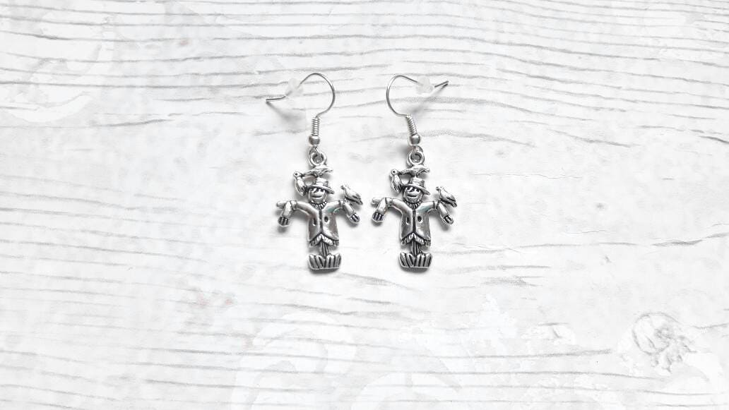 scarecrow earrings, scarecrow jewellery, halloween jewelry, autumn jewellery, gifts for farmer, stocking filler, fall farm accessory,