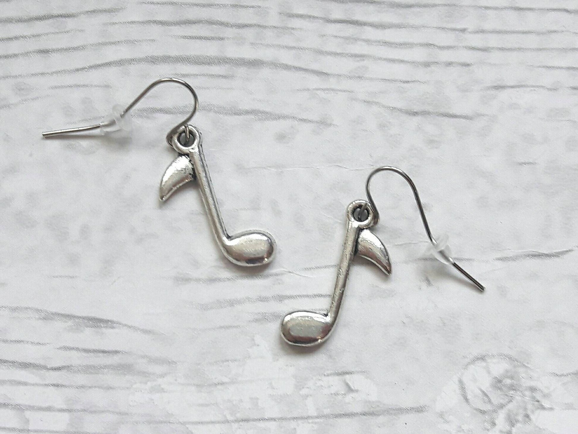Eighth musical note earrings, quaver jewellery, singer jewelry, gifts for music teachers, music present, vintage earrings, musician gift