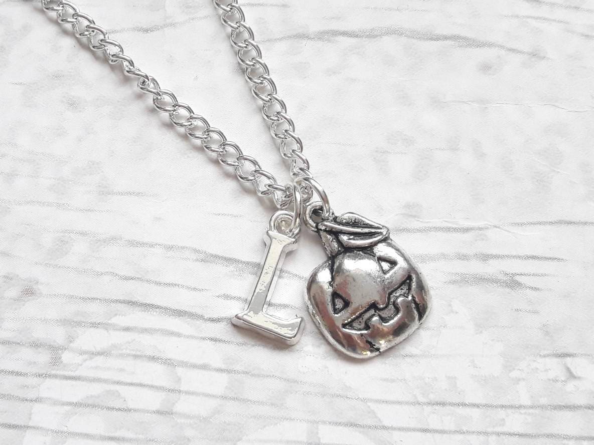 Pumpkin necklace, halloween jewellery, fall jewelry, autumn accessory, gothic jewellery, kids jewelry, harvest necklace, goth present