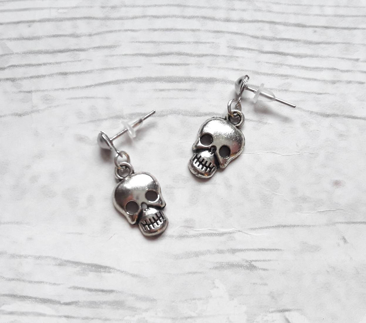 skull earrings, skeleton earrings, halloween earrings, gothic earrings, day of the dead jewellery, Mexican gift, spooky jewelry
