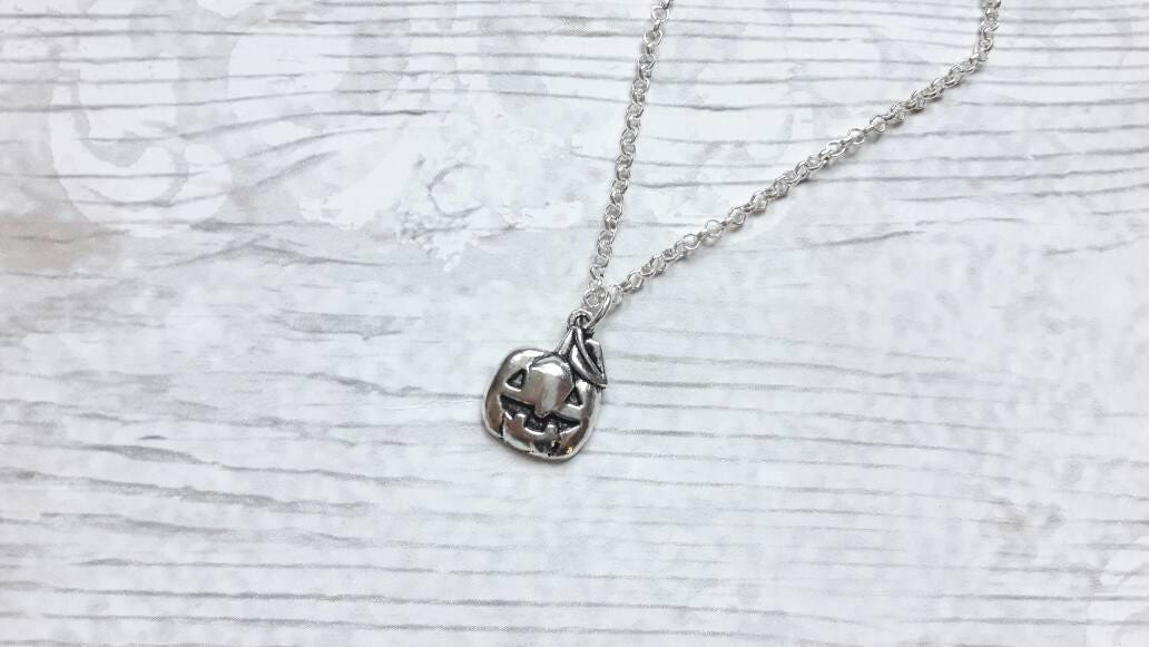 Pumpkin necklace, halloween jewellery, fall jewelry, autumn accessory, gothic jewellery, kids jewelry, harvest necklace, goth present