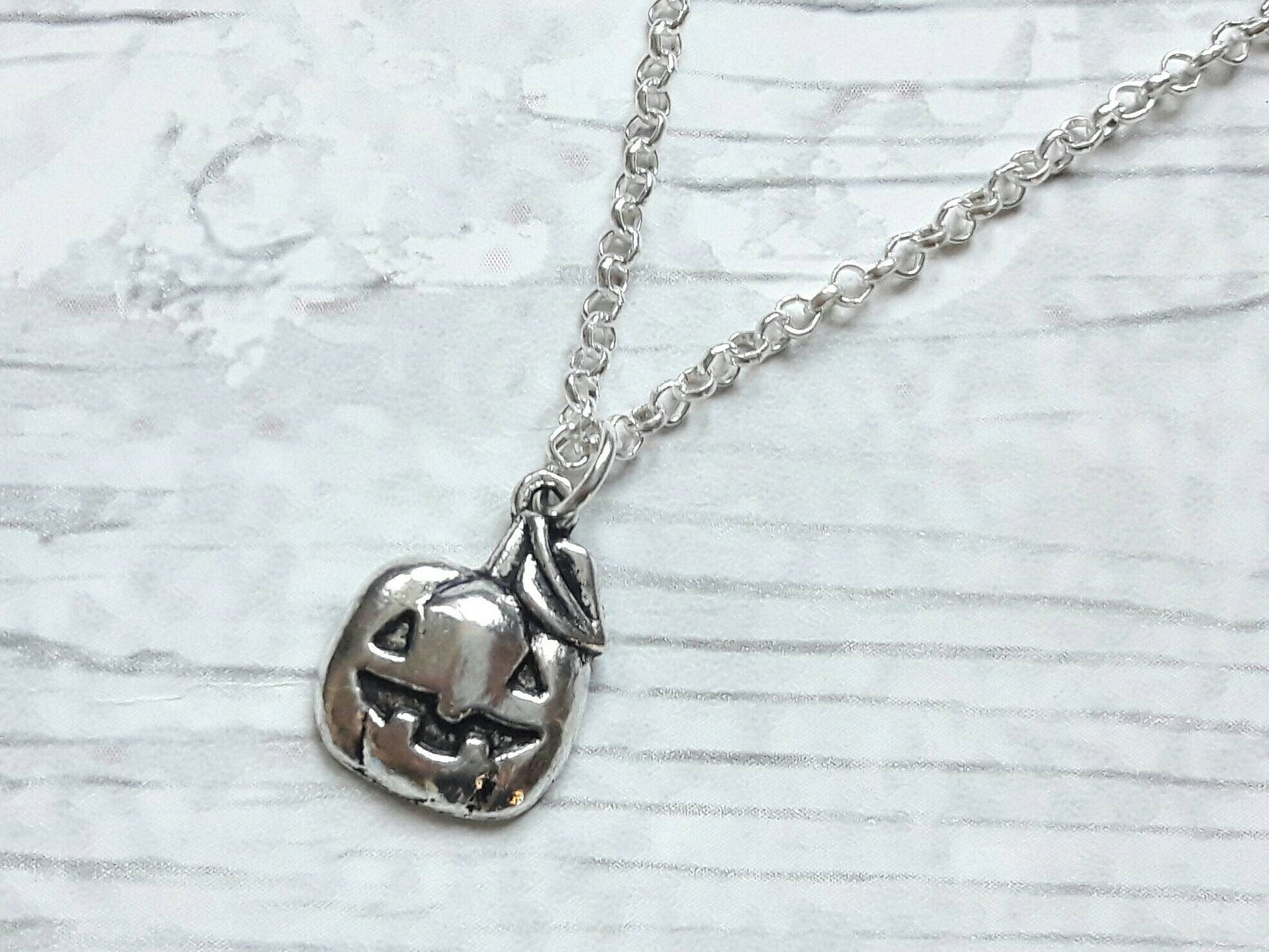 Pumpkin necklace, halloween jewellery, fall jewelry, autumn accessory, gothic jewellery, kids jewelry, harvest necklace, goth present