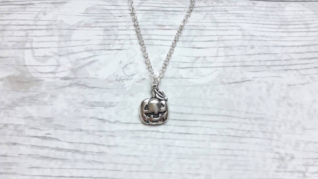 Pumpkin necklace, halloween jewellery, fall jewelry, autumn accessory, gothic jewellery, kids jewelry, harvest necklace, goth present