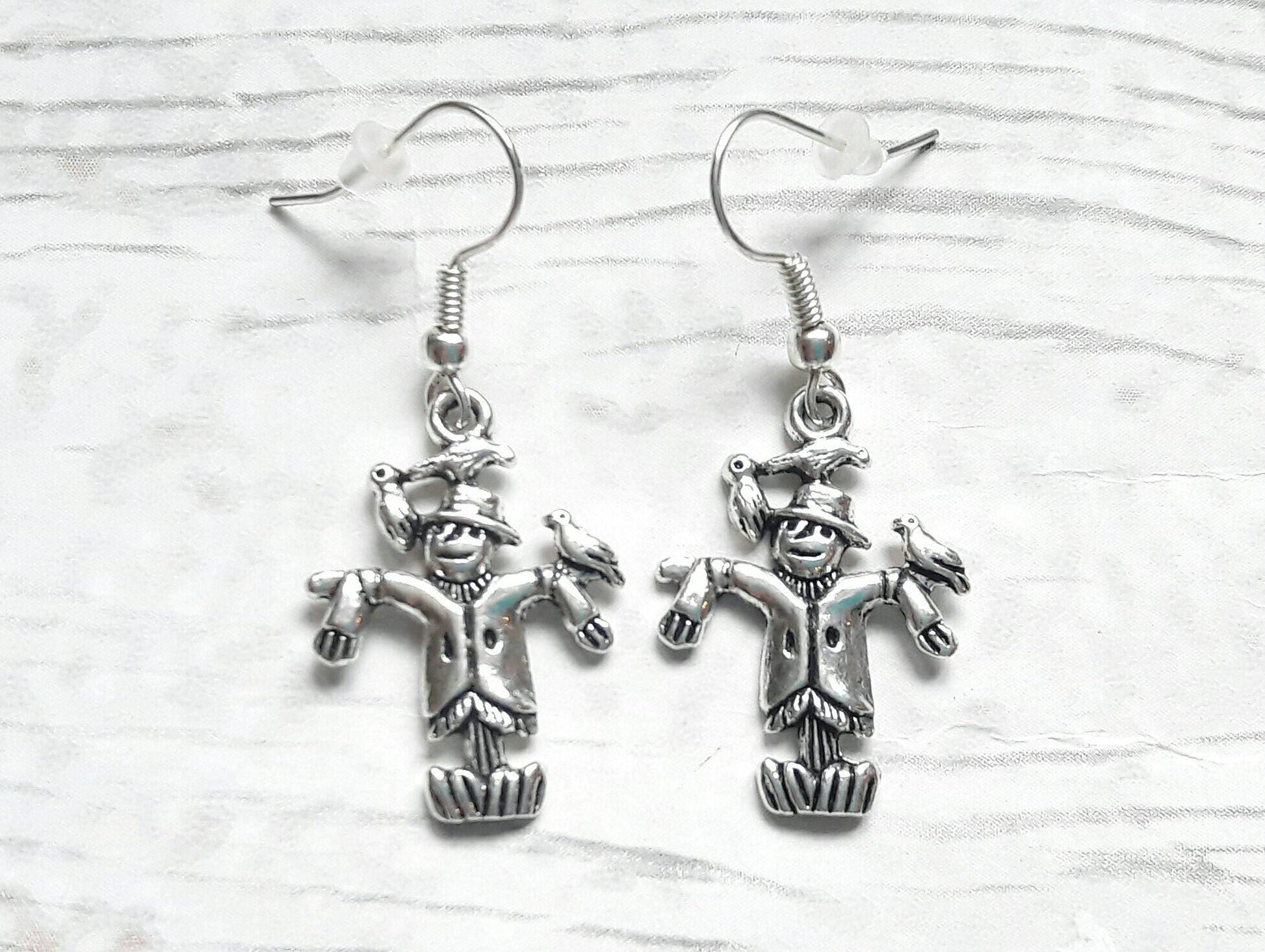scarecrow earrings, scarecrow jewellery, halloween jewelry, autumn jewellery, gifts for farmer, stocking filler, fall farm accessory,
