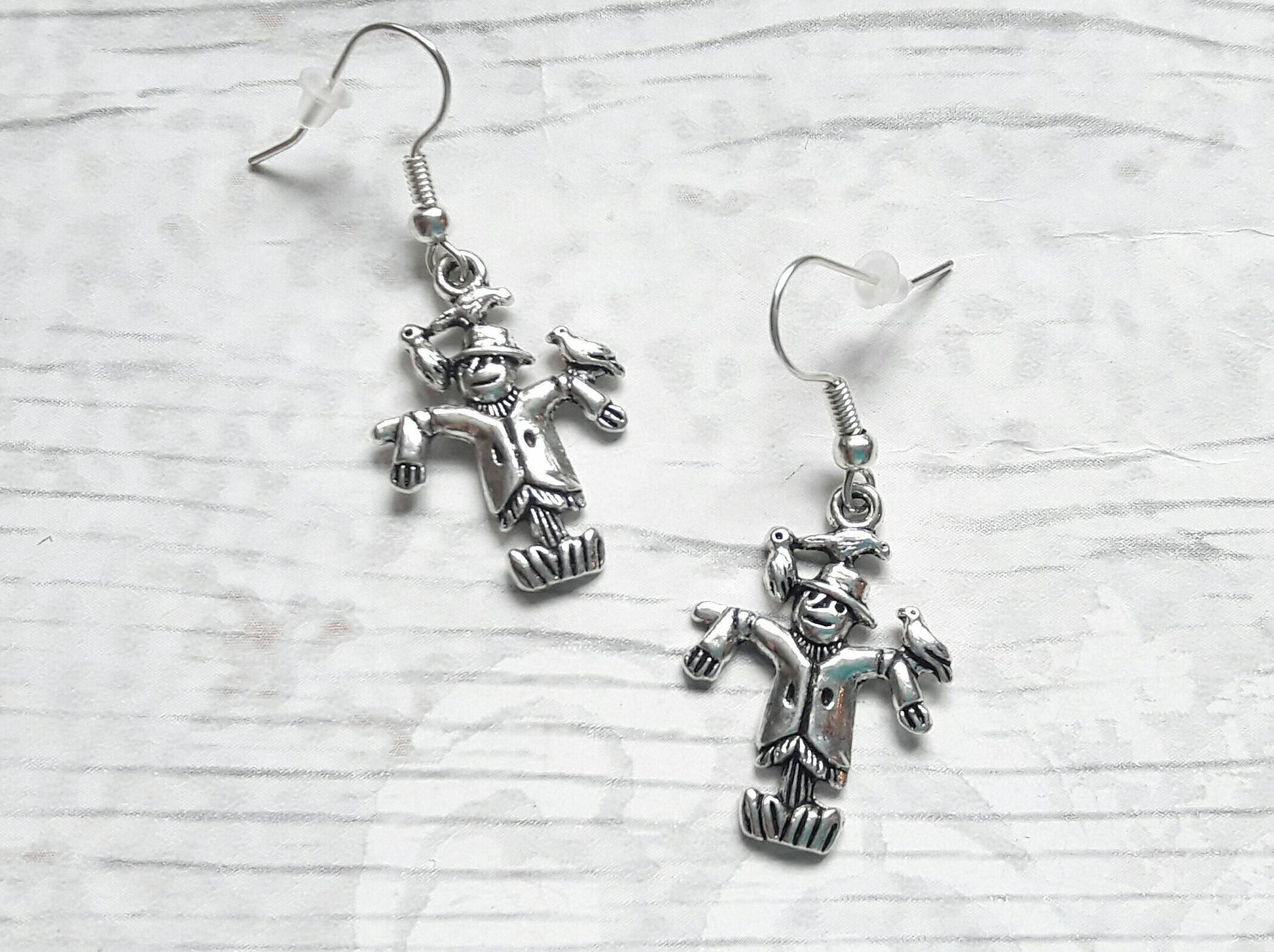 scarecrow earrings, scarecrow jewellery, halloween jewelry, autumn jewellery, gifts for farmer, stocking filler, fall farm accessory,