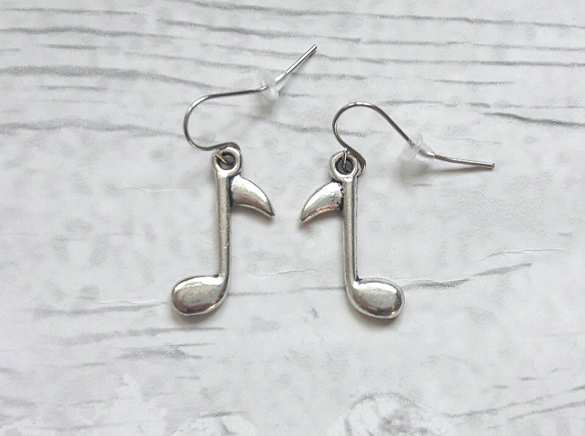 Eighth musical note earrings, quaver jewellery, singer jewelry, gifts for music teachers, music present, vintage earrings, musician gift