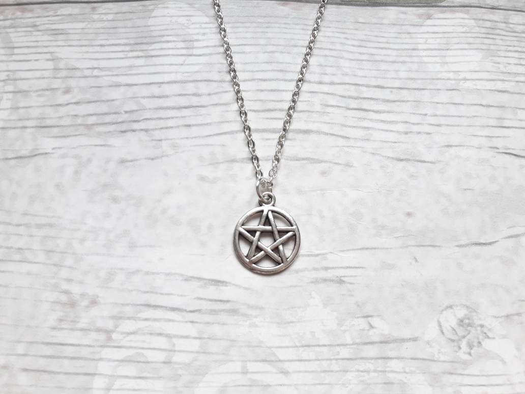 Pentagram necklace, wiccan jewellery, pentacle necklace, pagan jewelry, Wicca necklace, witch jewellery, gothic Halloween jewellery