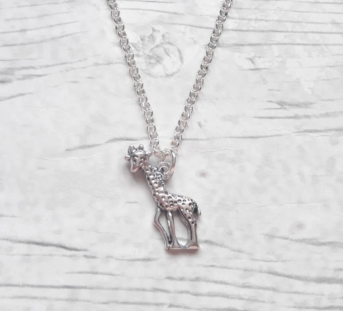 Giraffe necklace, personalised initial necklace, safari zoo gift, animal lover present, giraffe jewellery, gifts for her