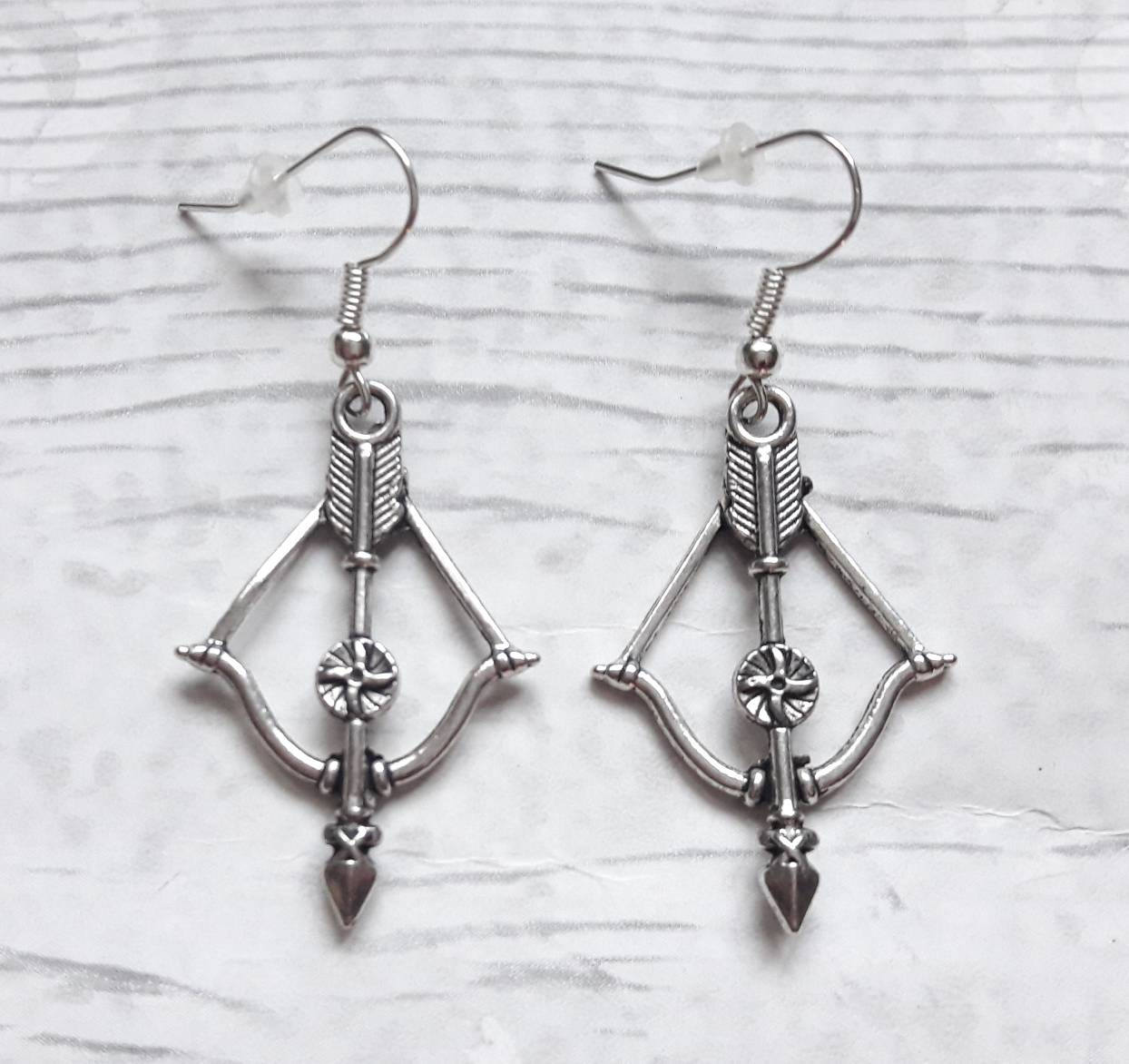 Crossbow earrings, bow and arrow jewellery, archery earrings, zombie apocalypse present, Halloween jewelry, gifts for her, birthday present