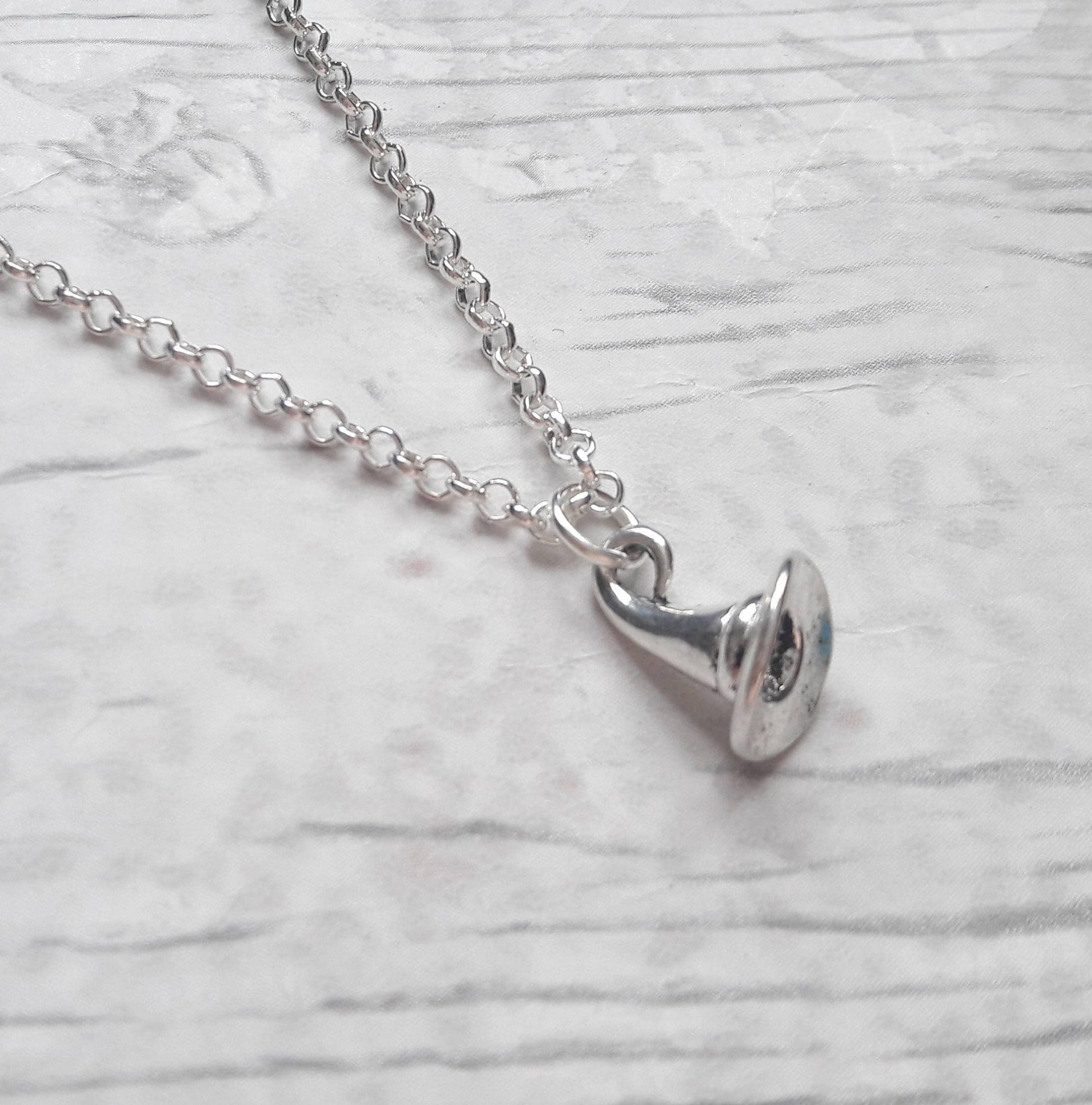 Witches hat necklace, halloween jewellery, fall jewelry, autumn accessory, gothic jewellery, goth witch present, pagan gift, witch necklace