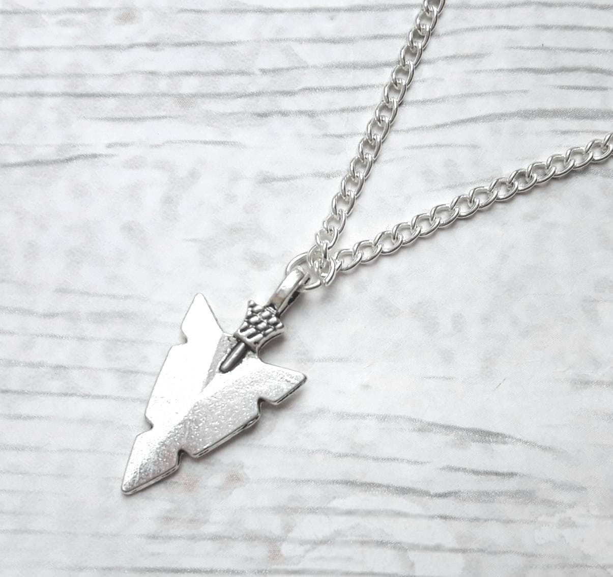 arrowhead necklace, arrow jewelry, medival jewellery, weapon necklace, Viking pendant, bow and arrow present, gifts for her, stocking filler