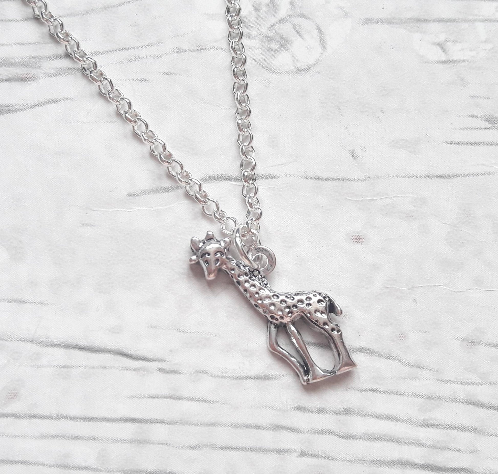 Giraffe necklace, personalised initial necklace, safari zoo gift, animal lover present, giraffe jewellery, gifts for her
