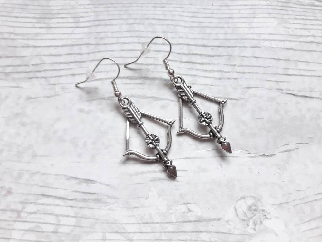 Crossbow earrings, bow and arrow jewellery, archery earrings, zombie apocalypse present, Halloween jewelry, gifts for her, birthday present