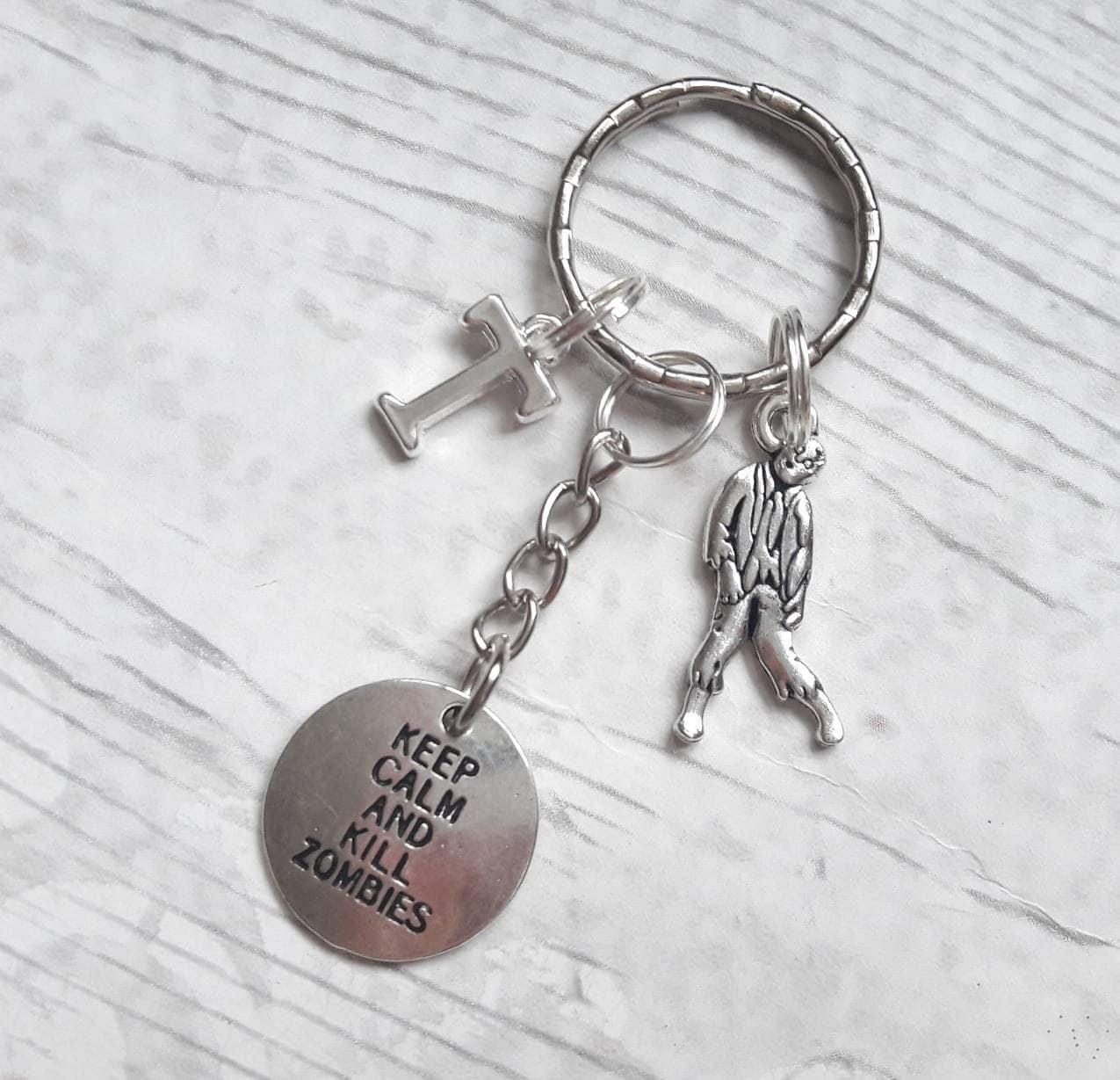 Keep calm and kill zombies keyring, zombie apocalypse keychain, zombie lover gift, personalised bagcharm, initial gift, horror keyring