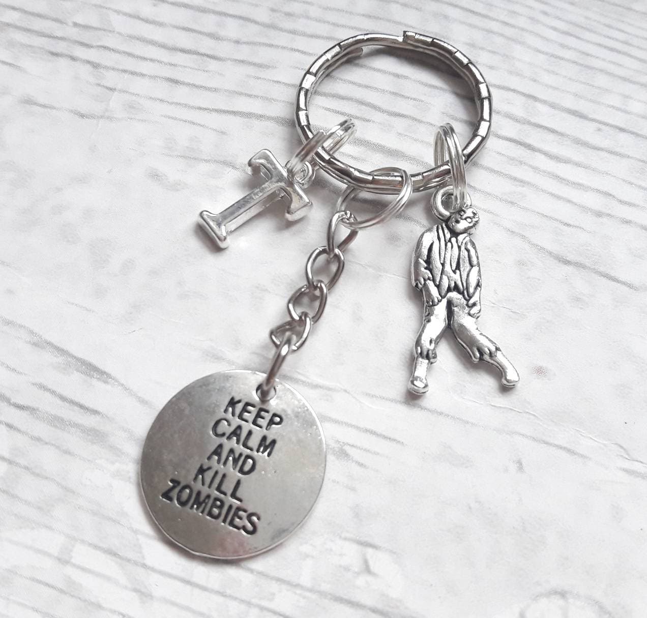 Keep calm and kill zombies keyring, zombie apocalypse keychain, zombie lover gift, personalised bagcharm, initial gift, horror keyring