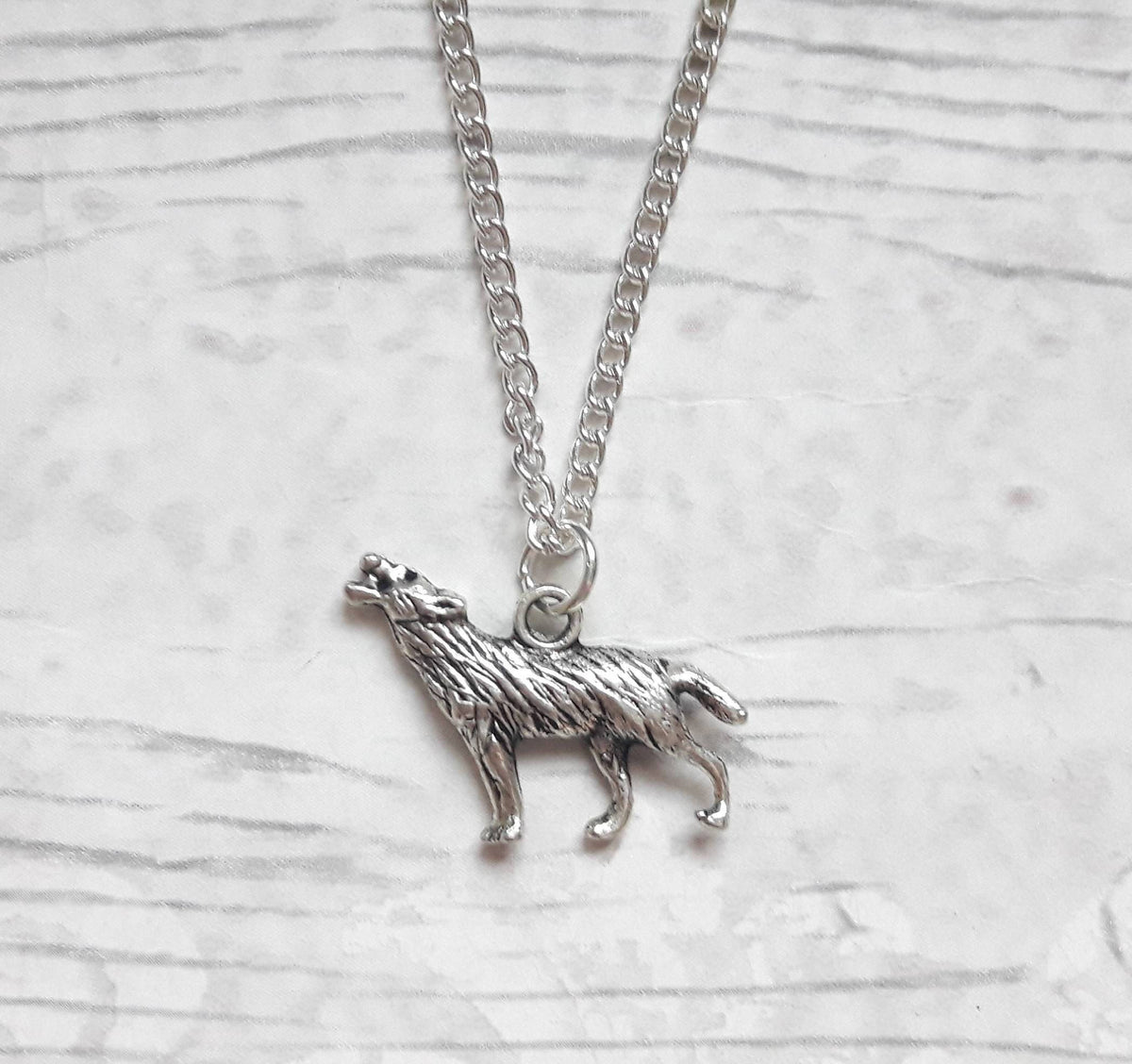 Howling wolf necklace, woodland necklace, dog jewellery, zoo jewelry, gifts for her, animal lover, stocking filler, mothers day