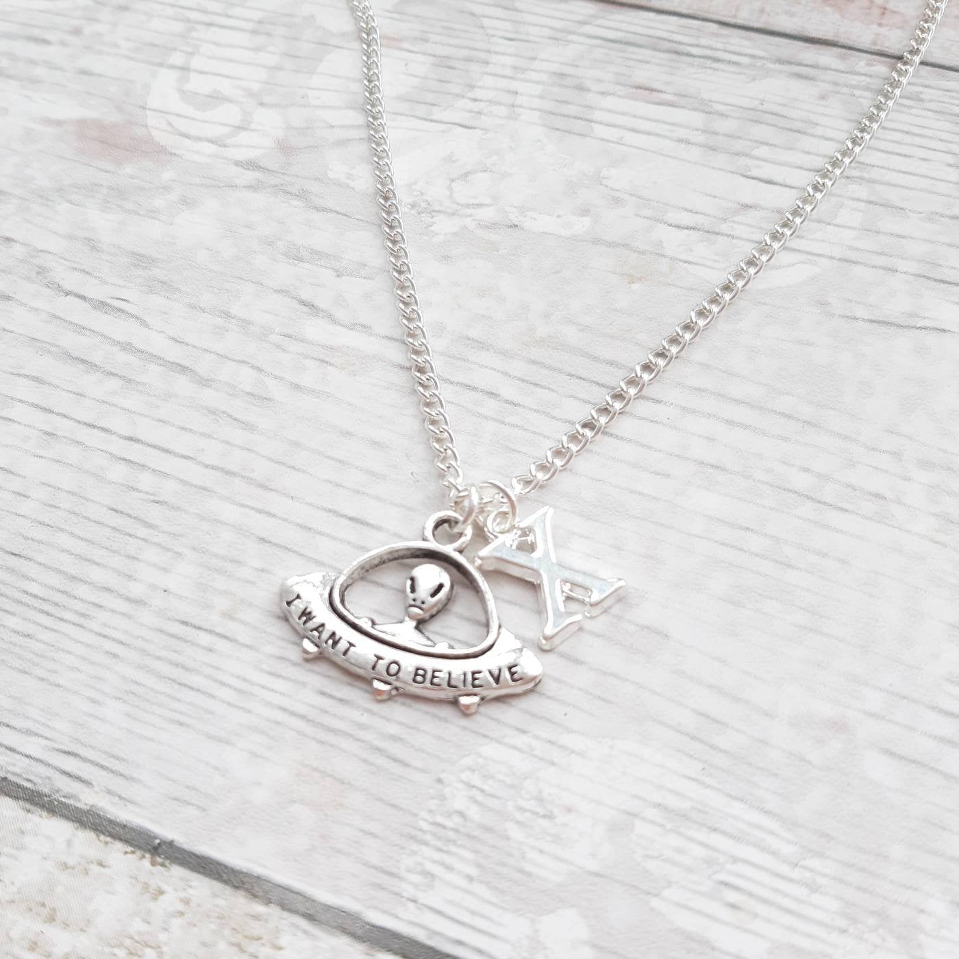 UFO alien necklace, sci-fi jewellery, spaceship jewelry, i want to believe necklace, extra terrestrial gift, martian jewellery
