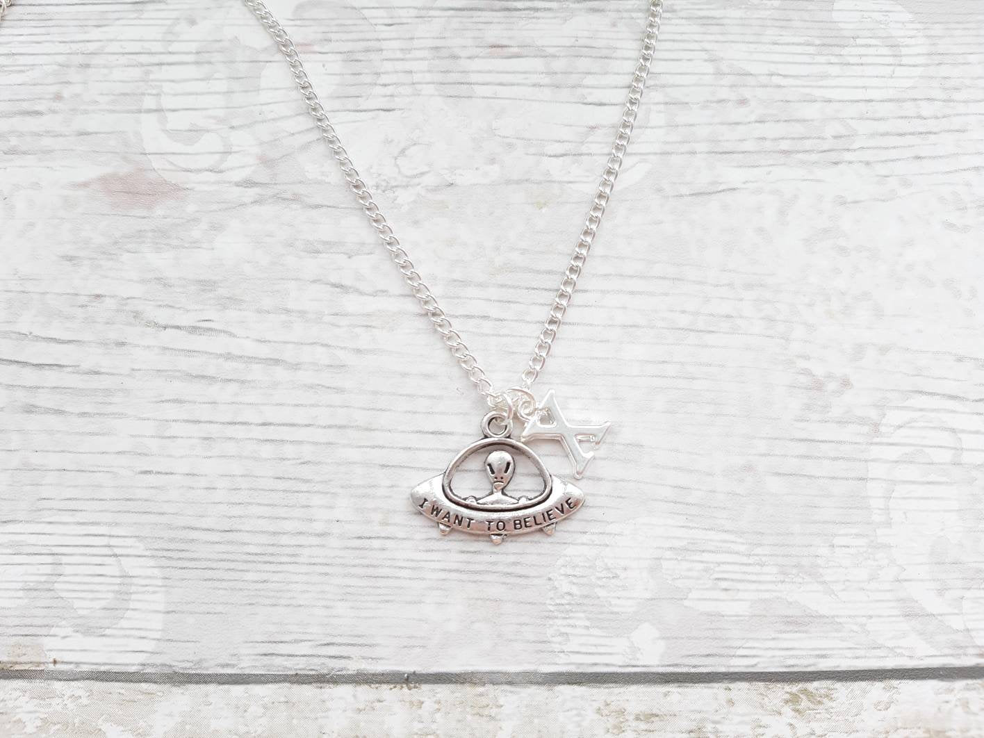 UFO alien necklace, sci-fi jewellery, spaceship jewelry, i want to believe necklace, extra terrestrial gift, martian jewellery