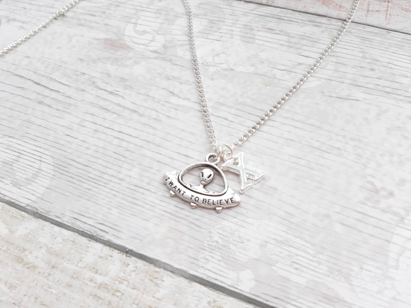 UFO alien necklace, sci-fi jewellery, spaceship jewelry, i want to believe necklace, extra terrestrial gift, martian jewellery