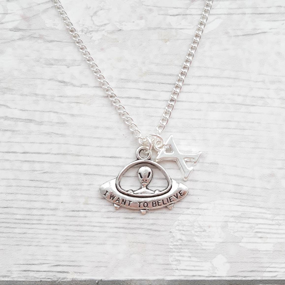 UFO alien necklace, sci-fi jewellery, spaceship jewelry, i want to believe necklace, extra terrestrial gift, martian jewellery