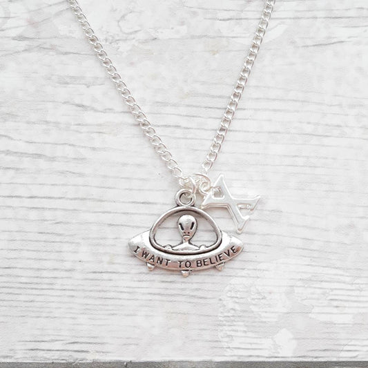 UFO alien necklace, sci-fi jewellery, spaceship jewelry, i want to believe necklace, extra terrestrial gift, martian jewellery