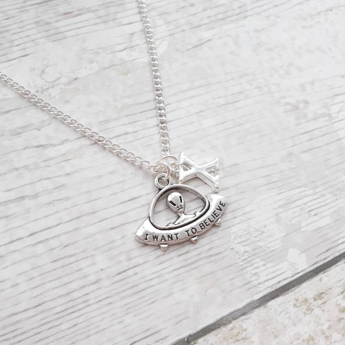 UFO alien necklace, sci-fi jewellery, spaceship jewelry, i want to believe necklace, extra terrestrial gift, martian jewellery