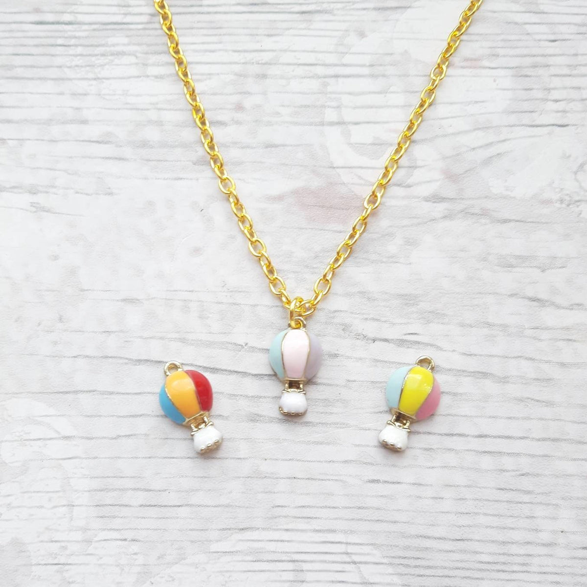 Hot air balloon necklace, personalised jewellery, steampunk necklace, travel jewellery, whimsical gift, adventure jewelry, holiday necklace
