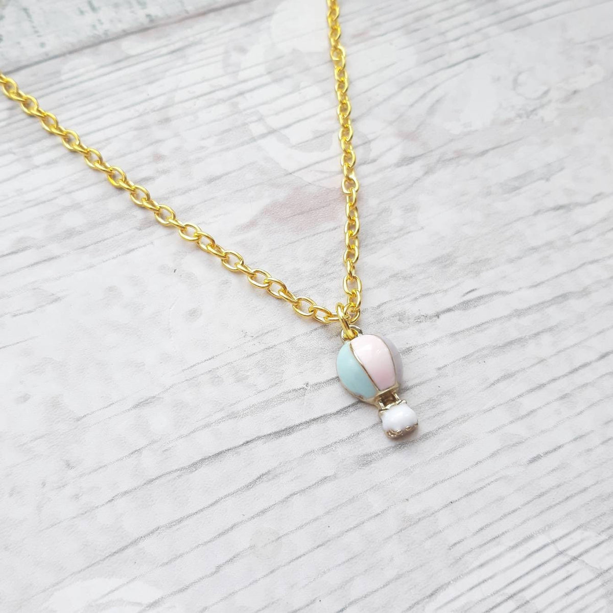 Hot air balloon necklace, personalised jewellery, steampunk necklace, travel jewellery, whimsical gift, adventure jewelry, holiday necklace