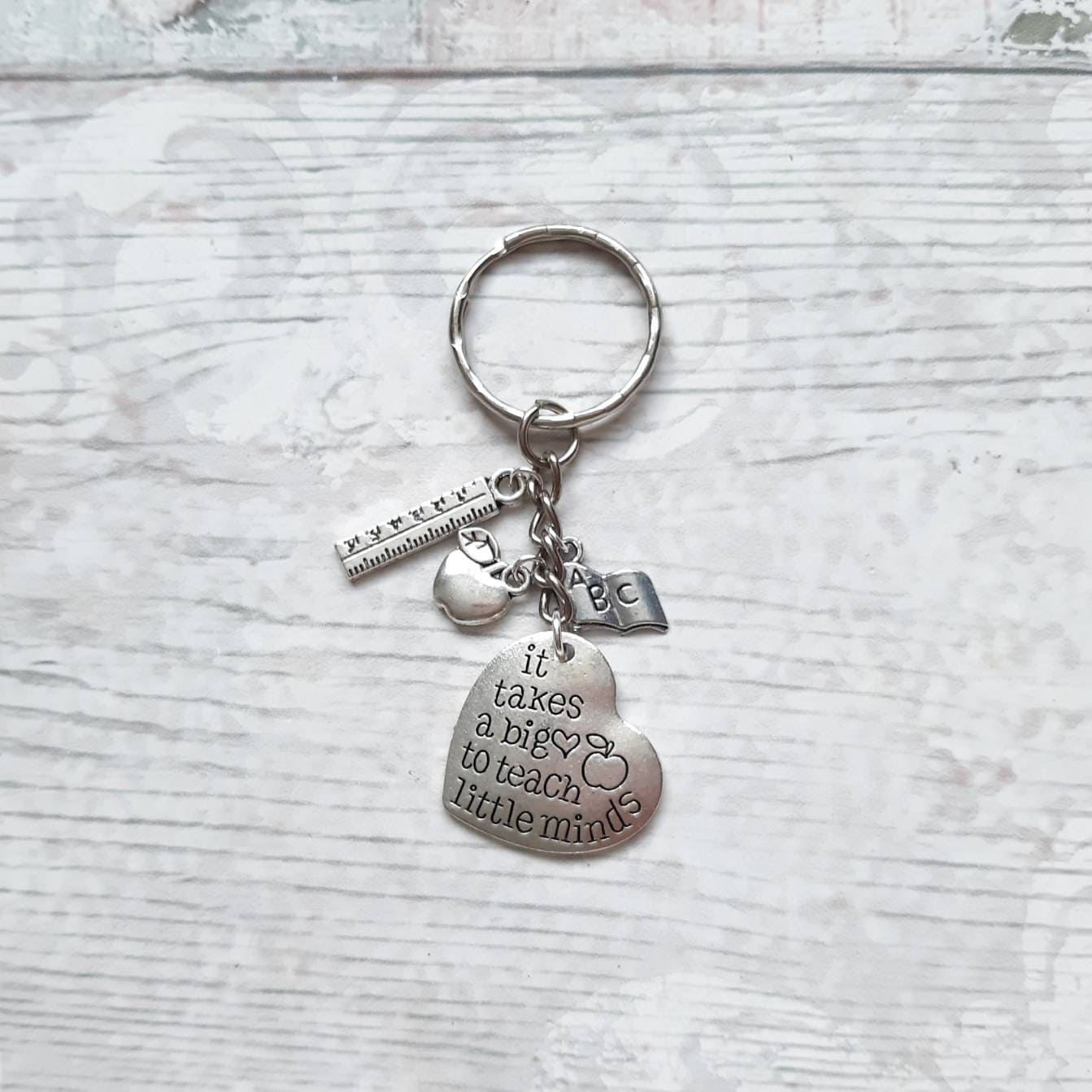 Teacher keyring, It takes a big heart to teach little minds, teacher appreciation gift, thankyou present, apple keychain, end of term gift