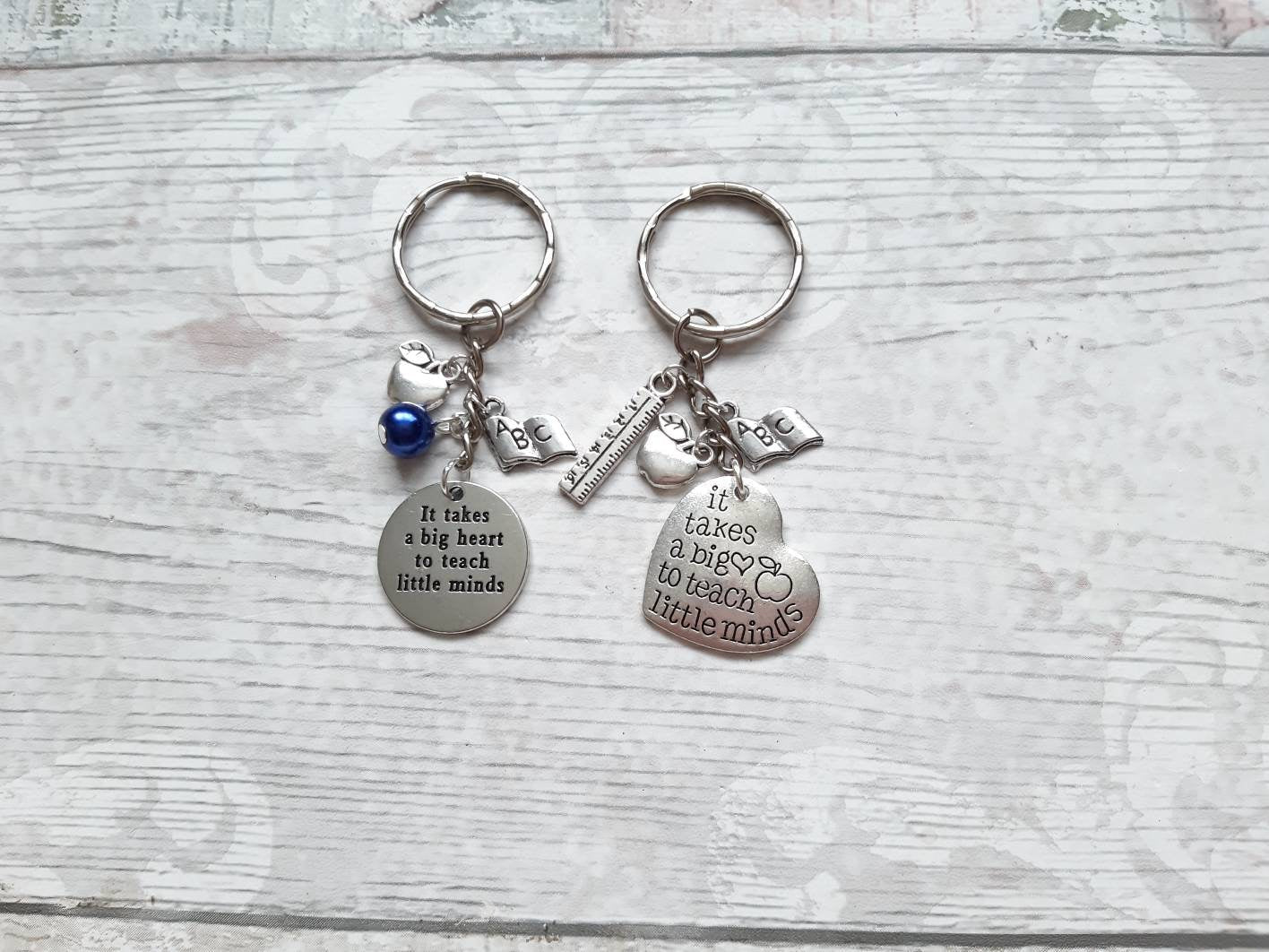 Teacher keyring, It takes a big heart to teach little minds, teacher appreciation gift, thankyou present, apple keychain, end of term gift