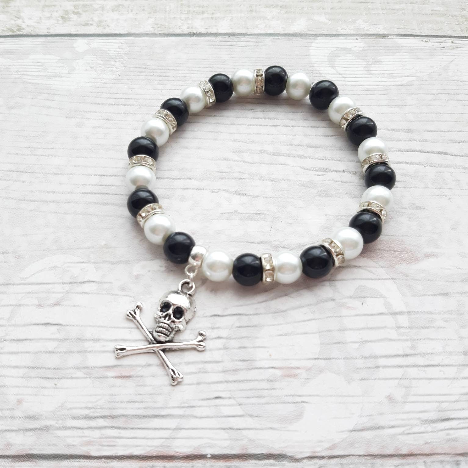 skull and cross bones earrings, skeleton earrings, halloween earrings, gothic earrings, halloween jewellery, halloween jewelry