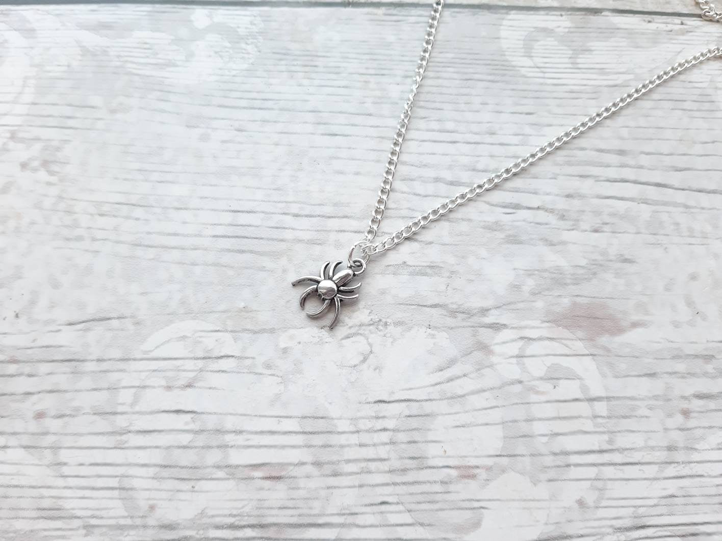 Spider necklace, insect jewellery, Halloween jewelry, bug lover, creepy Crawly necklace, witch jewellery, gothic jewelry, arachnid present