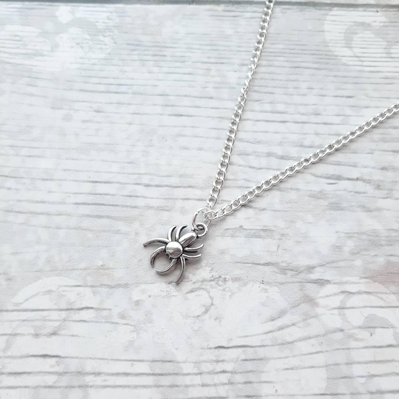 Spider necklace, insect jewellery, Halloween jewelry, bug lover, creepy Crawly necklace, witch jewellery, gothic jewelry, arachnid present