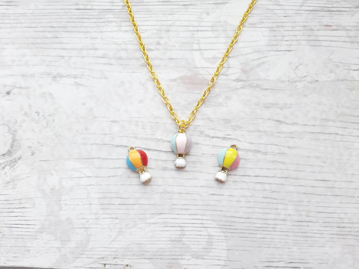 Hot air balloon necklace, personalised jewellery, steampunk necklace, travel jewellery, whimsical gift, adventure jewelry, holiday necklace