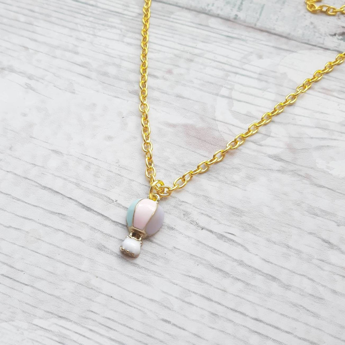 Hot air balloon necklace, personalised jewellery, steampunk necklace, travel jewellery, whimsical gift, adventure jewelry, holiday necklace