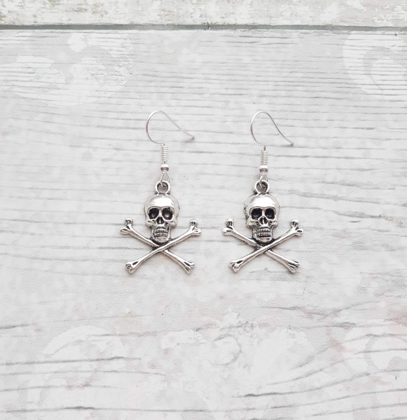 skull and cross bones earrings, skeleton earrings, halloween earrings, gothic earrings, halloween jewellery, halloween jewelry